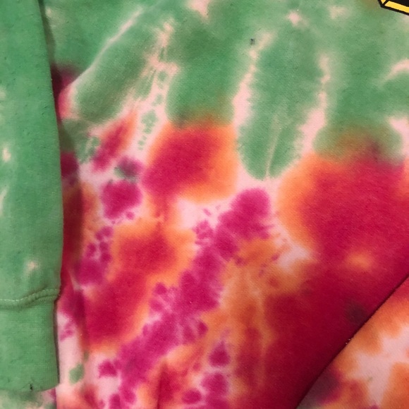 NWT TIE DYE Band AC/DC Sweater M Urban Outfitters - Picture 3 of 3